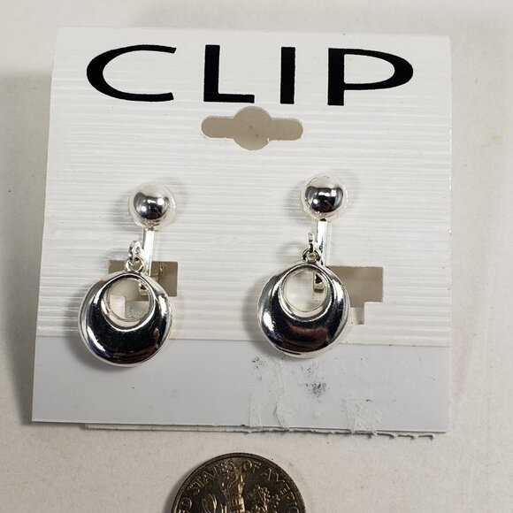 Women's Stunning Polished Silver tone Circle Hoop Clip-on Drop Earrings, 1-inch - Picture 6 of 7